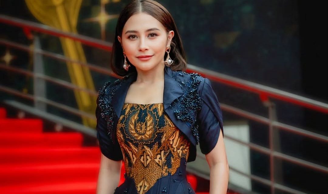 Prilly Latuconsina: Sosok Multitalenta Di Industri Hiburan Indonesia