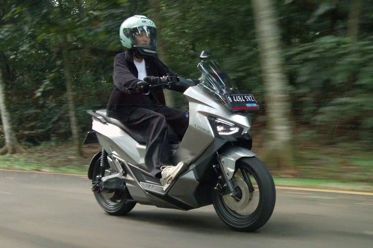 Review Cavalry, Motor Listrik Lokal Bertenaga Skutik 150 CC